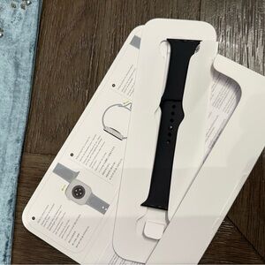 NEW iwatch Black M/L Apple sport Band